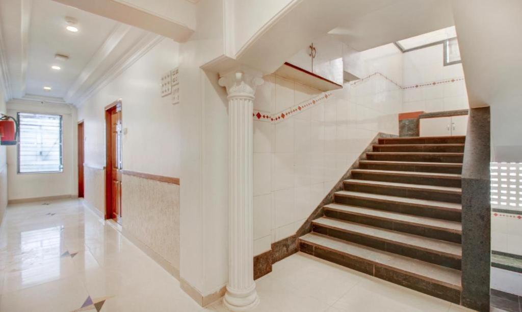 Hotel Cruz Royale Mumbai Exterior photo